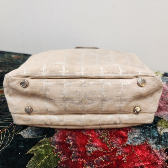 Chanel Bag - Picture 5 of 12